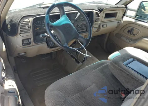 1998 Chevrolet Gmt-400 K3500 z USA, uszkodzony, nr VIN 1GCHK39J1WF047148